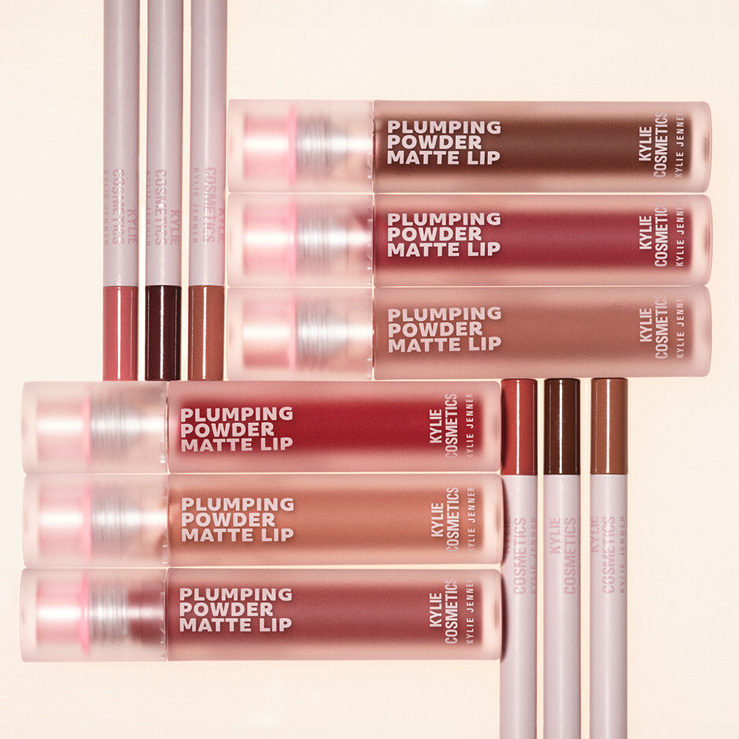 KYLIE PLUMPING POWDER MATTE LIP (LABIAL MATTE EFECTO VOLUMINIZADOR)